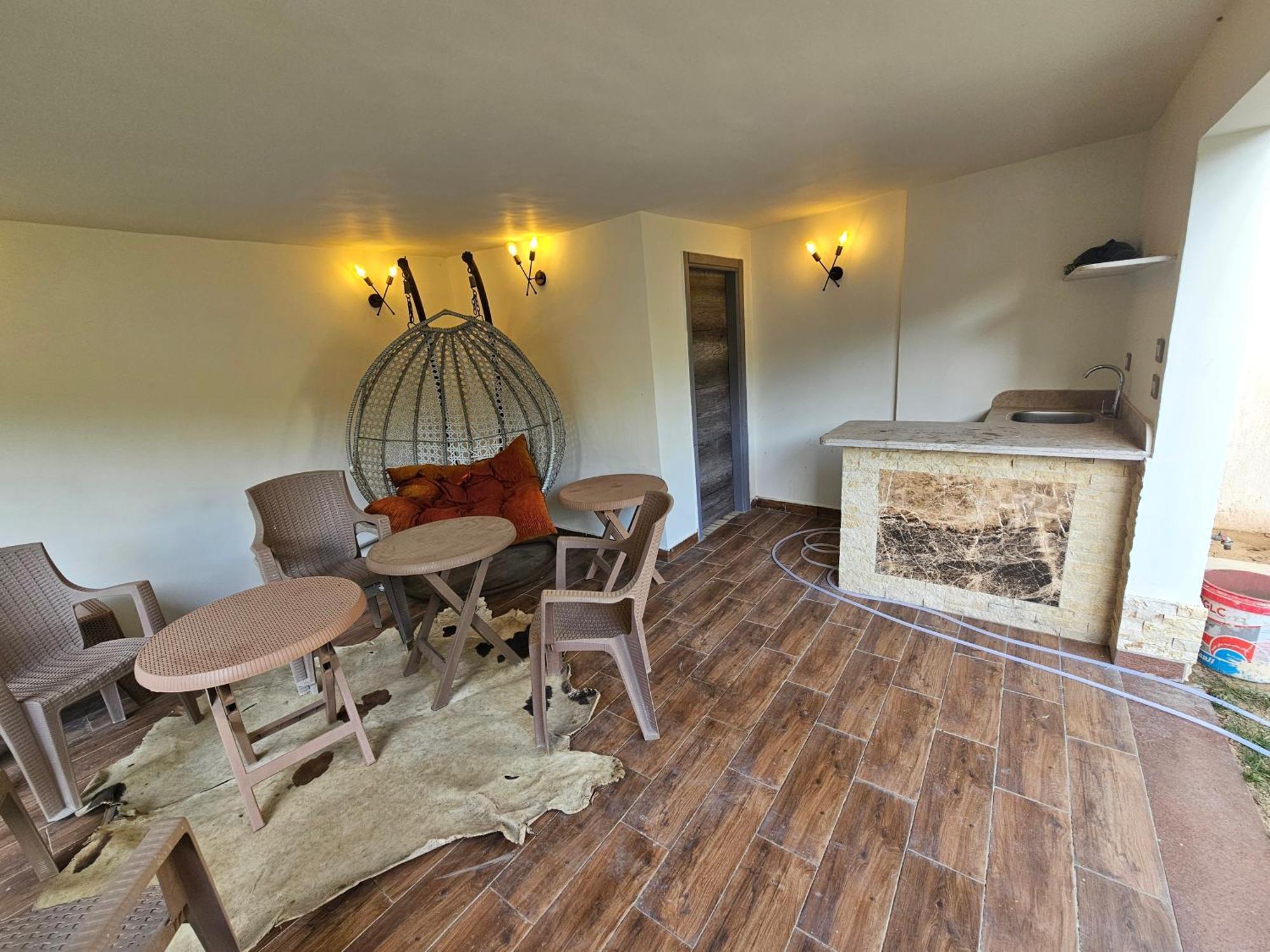 Vila Private Near Alex Airport -for Families Only